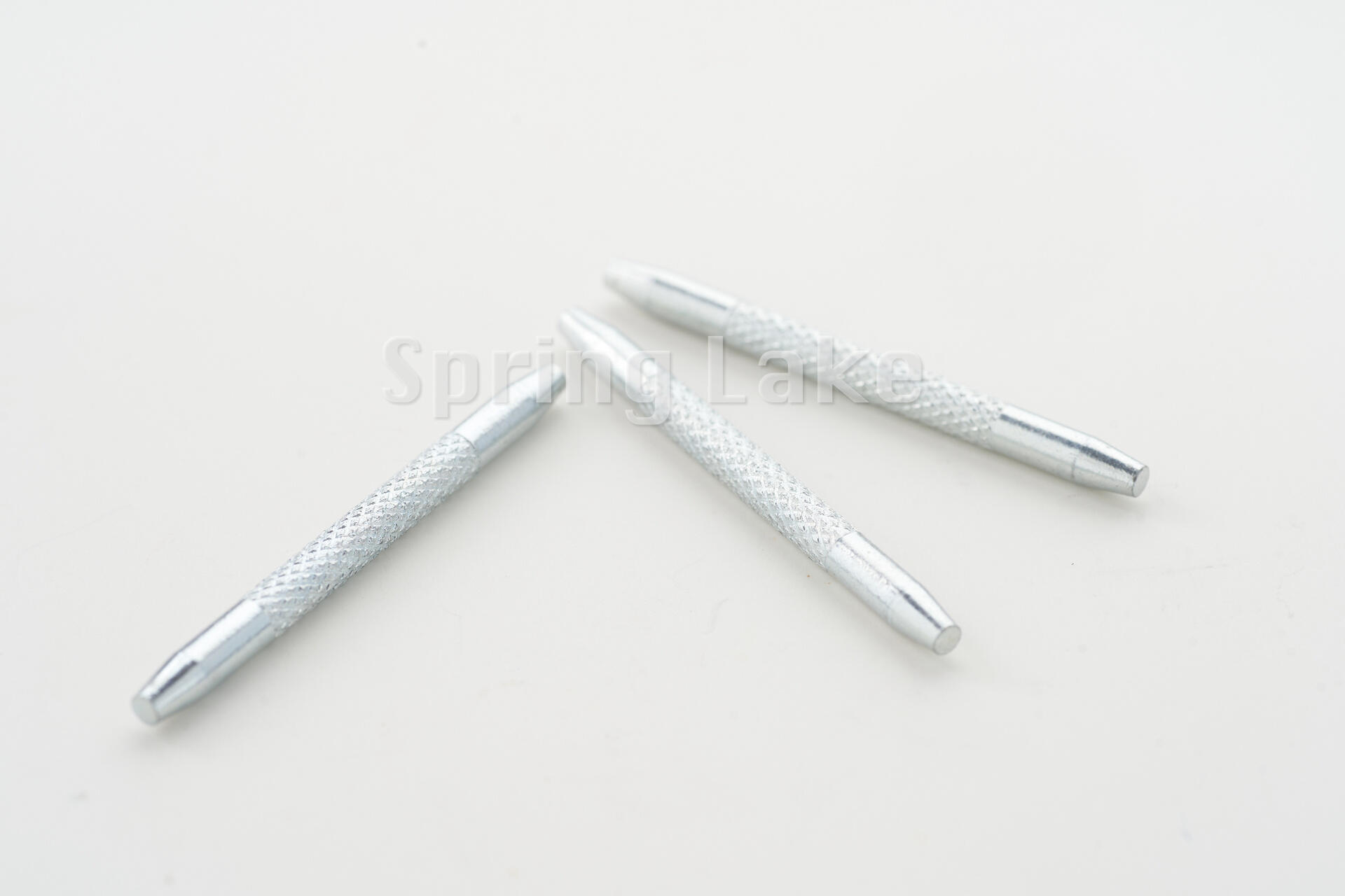Knurled pins with double chamfered ends